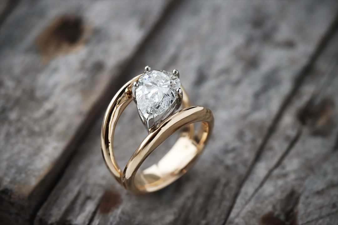 Spotlight on Custom: The Elegance of a Pear Shaped, Lab-Grown Diamond
