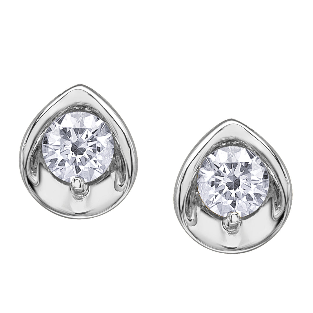 I Am Canadian 10k Gold Diamond Stud Earrings. 0.20tdw
