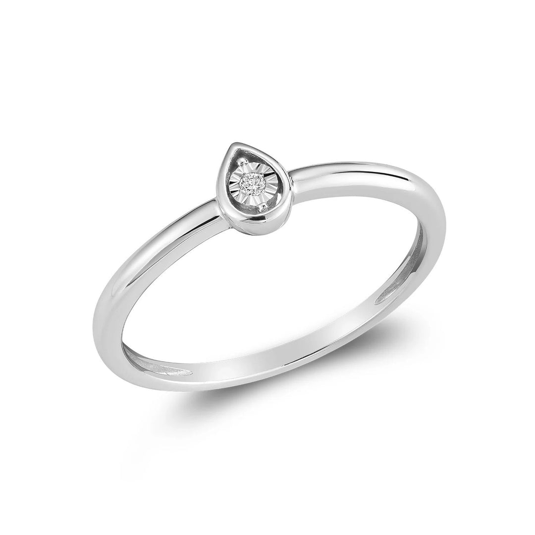 10K Pear Shaped Illusion Diamond Ring, 0.01tdw