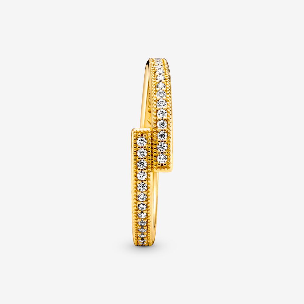 Pandora Sparkling Overlapping Ring
