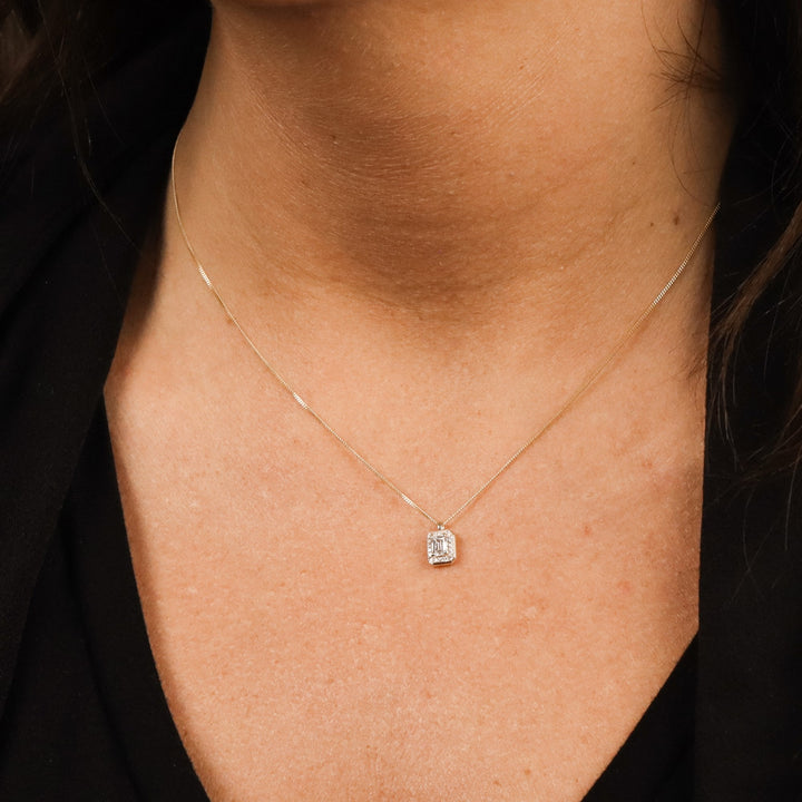 10k white gold halo pendant fe