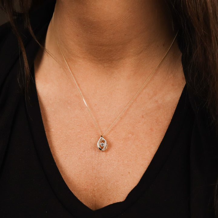 10k yellow gold Twinkle pendan