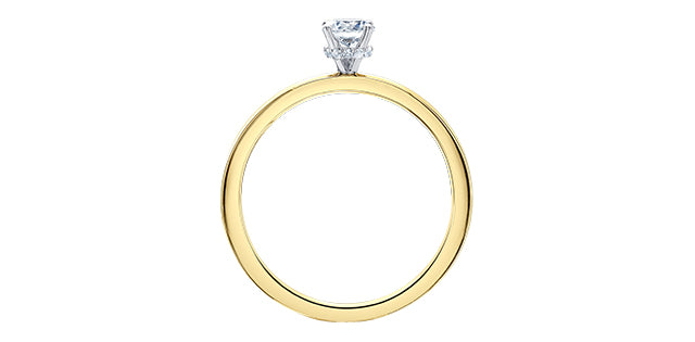 18 Karat Solitaire Engagement Ring, 0.3 CT Center