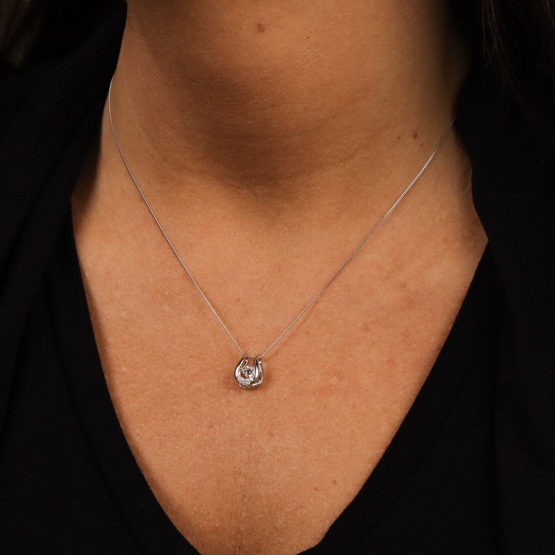 10k white gold Twinkle horsesh
