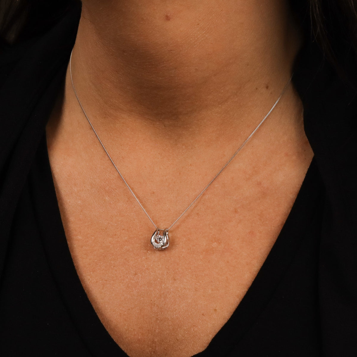 10k white gold Twinkle horsesh