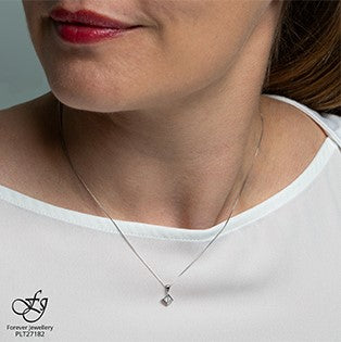 10 Karat 0.07TDW Diamond Necklace, 18"