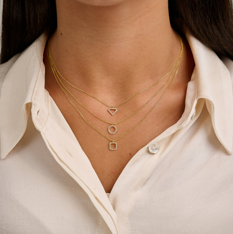 14k white gold circle shaped d