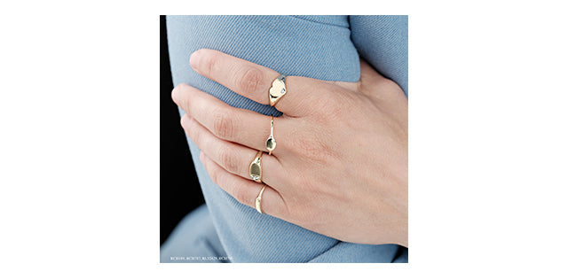 10K Bar Style Diamond Signet Ring